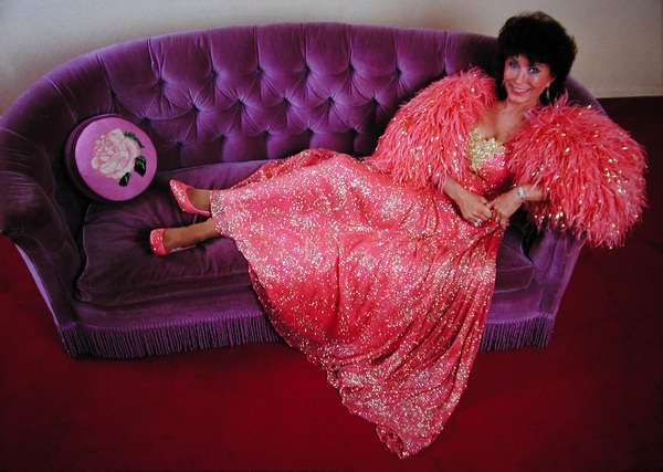 Loretta Lynn, before her show, back stage at the KenCen.